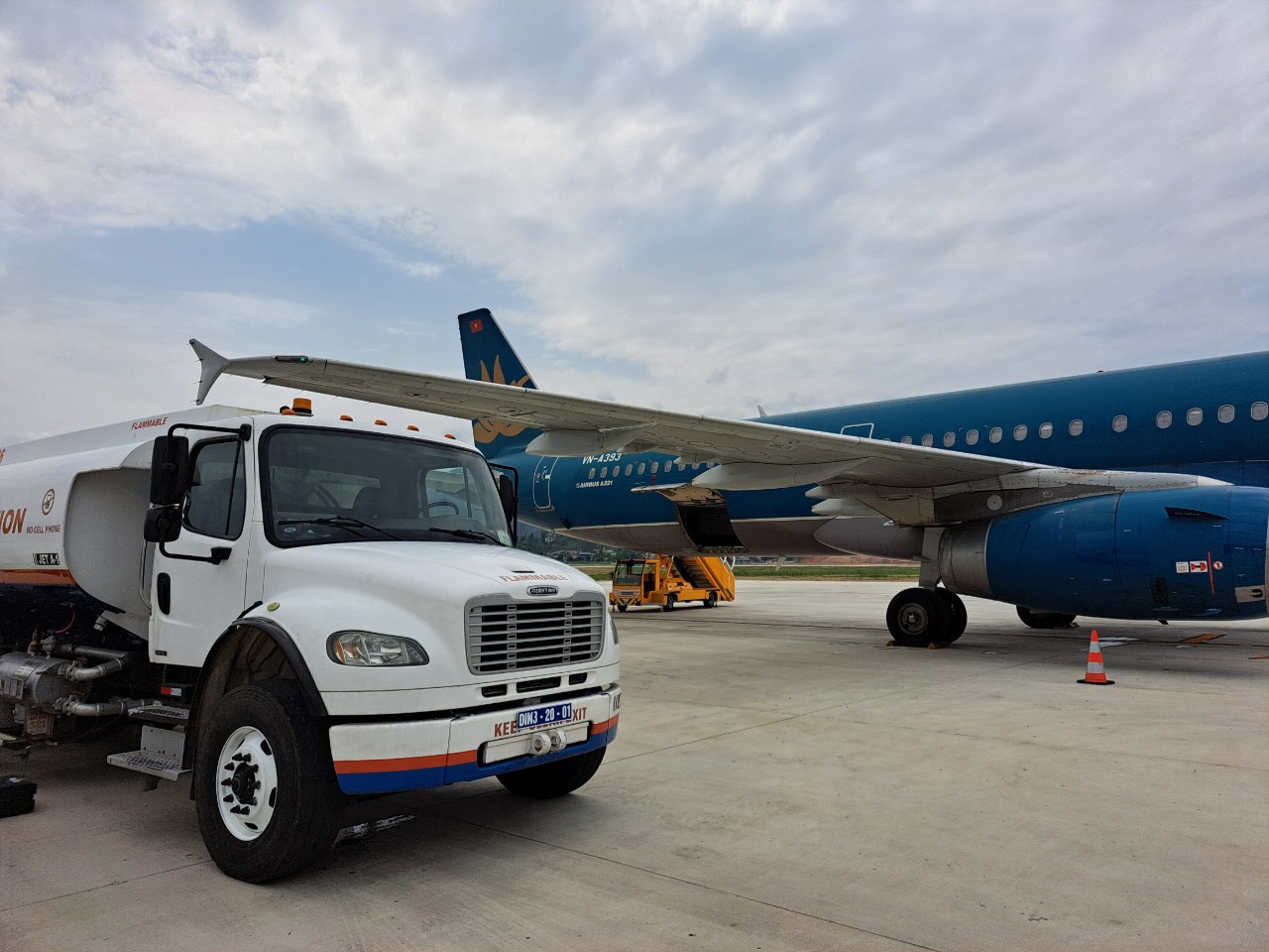 Petrolimex Aviation cung cấp nhiên liệu cho các chuyến bay phục vụ Lễ kỷ niệm 70 năm Chiến thắng Điện Biên Phủ