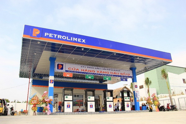 Khai trương cửa hàng xăng dầu số 12