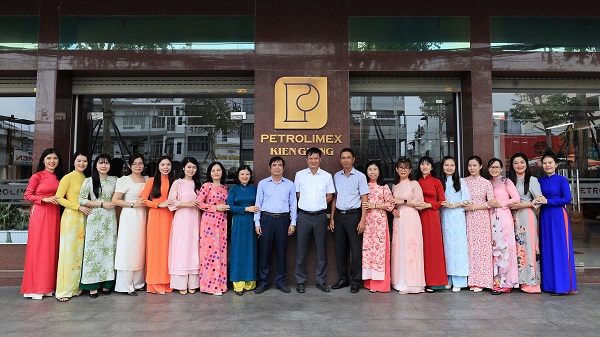 Mừng ngày tám tháng ba