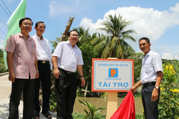 Khánh thành cầu nông thôn tại ấp Hai Phước, thị trấn Giồng Riềng, huyện Giồng Riềng
