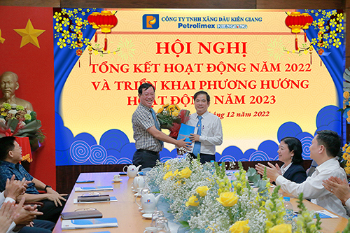 Củng cố nền tảng sẵn có, đẩy mạnh phát triển - Để tiến xa hơn