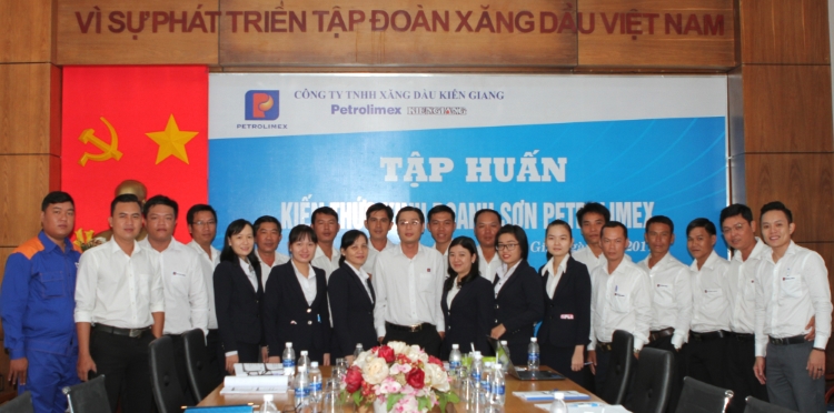 Tập huấn kiến thức kinh doanh Sơn Petrolimex