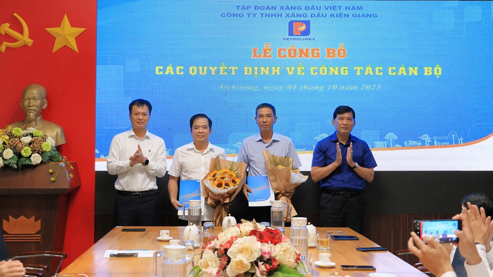 Petrolimex Kiên Giang công bố quyết định Tổng giám đốc