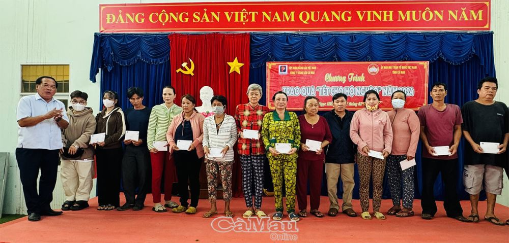 Chung tay chăm lo Tết cho người nghèo