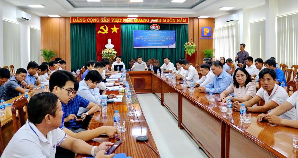 Để dịch vụ thay dầu lon tại CHXD Petrolimex phát triển lên tầm cao mới