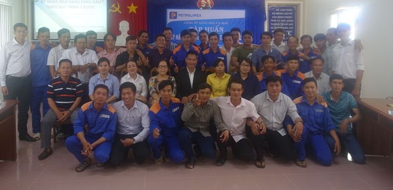 Petrolimex Cà Mau tập huấn kỹ năng bán hàng theo quy trình bán hàng 5 bước