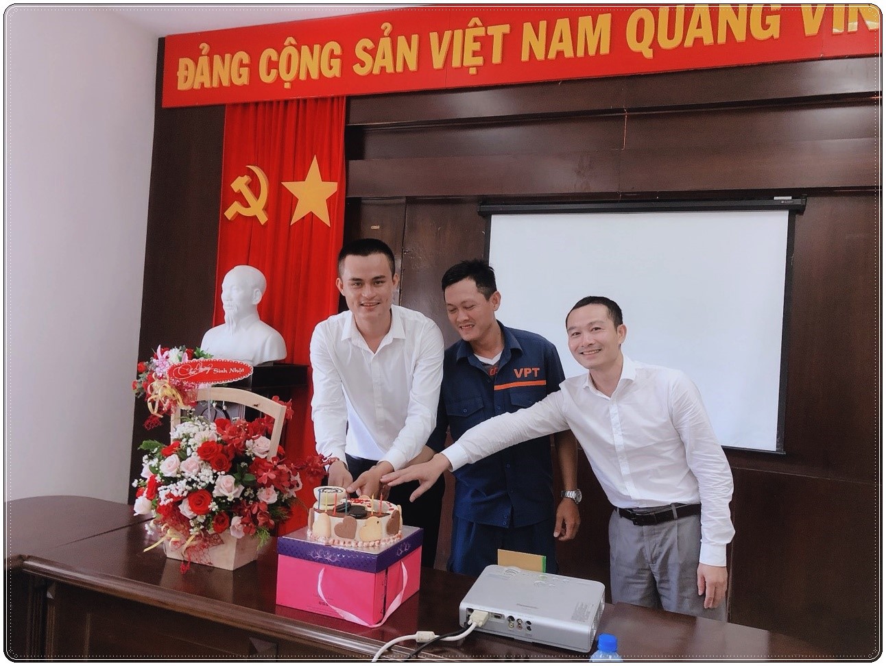 THÁNG 08 MÙA THU….. CHÚC MỪNG SINH NHẬT THÁNG 08 CÁN BỘ NHÂN VIÊN – NÉT ĐẸP VĂN HÓA CỦA CÔNG TY VPT