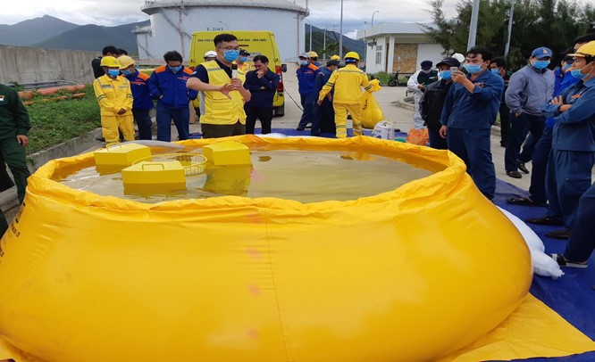 Công ty TNHH Liên doanh Kho Ngoại quan Xăng dầu Vân Phong (Công ty VPT) tổ chức tập huấn, huấn luyện nâng cao kỹ năng ứng phó sự cố tràn dầu năm 2020