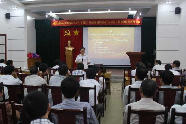 Tổ chức tập huấn ATVSLĐ năm 2013