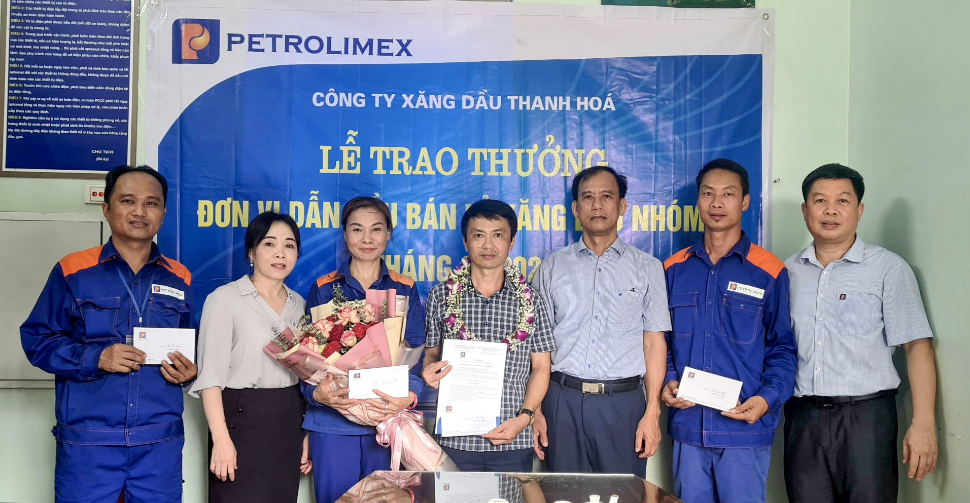 Petrolimex Thanh Hoá trao thưởng các đơn vị dẫn đầu thi đua tháng 5/2023