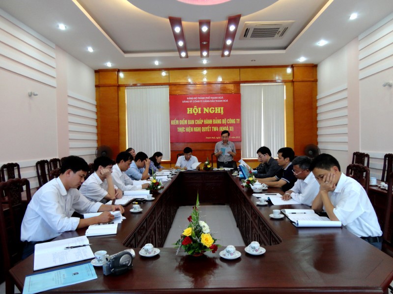 Kiểm điểm tự phê bình và phê bình theo tinh thần NQTW4