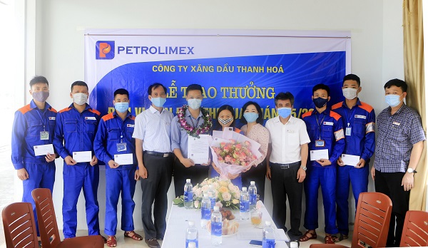 Biểu dương PETROLIMEX- Cửa hàng 68 đơn vị dẫn đầu thi đua khối cửa hàng năm 2021