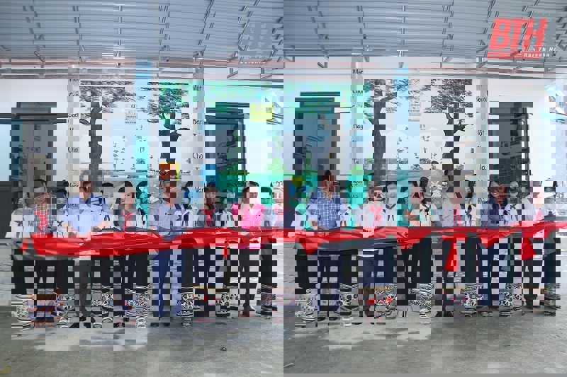 Khánh thành thư viện Trường THCS Vạn Xuân do Tập đoàn Xăng dầu Việt Nam tài trợ