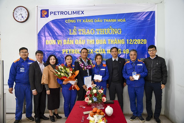 Biểu dương PETROLIMEX – Cửa hàng 49 đơn vị dẫn đầu thi đua khối cửa hàng năm 2020