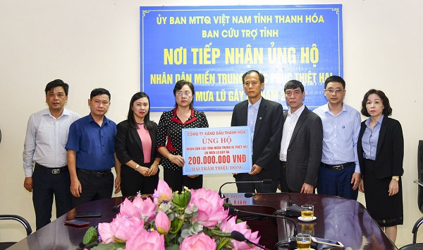 Petrolimex Thanh Hóa chung tay chia sẻ khó khăn cùng đồng bào Miền Trung