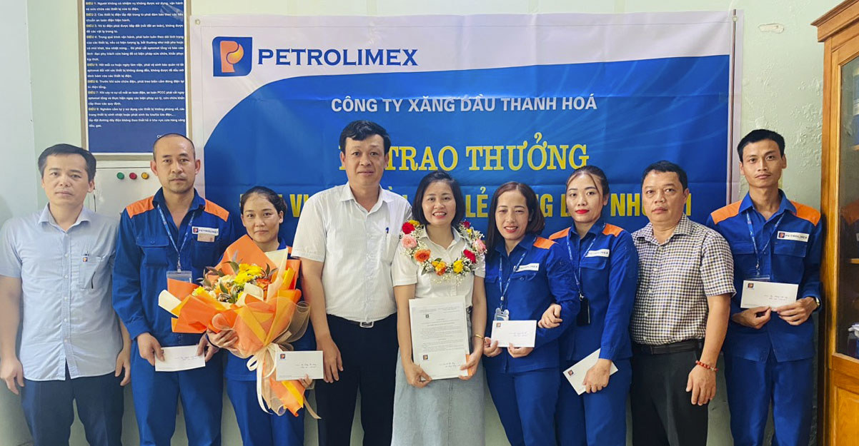 Biểu dương, khen thưởng Petrolimex-Cửa hàng 36, 108, 12 đơn vị dẫn đầu thi đua khối CHXD tháng 5/2024.