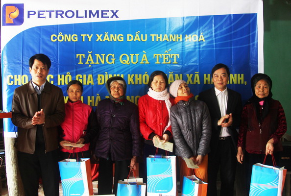 Petrolimex Thanh Hóa cùng người nghèo vui xuân đón Tết Mậu Tuất