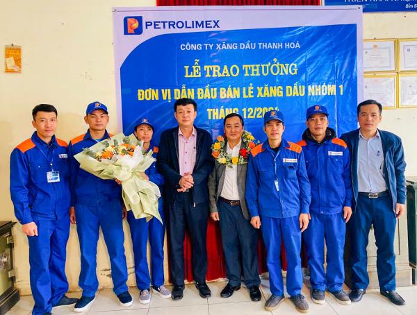 Biểu dương, khen thưởng Petrolimex-Cửa hàng 31, 123, 88 đơn vị dẫn đầu thi đua khối CHXD tháng 12/2024.