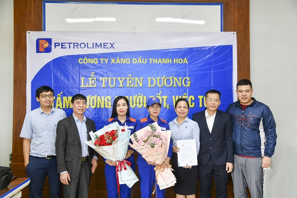 Gương người tốt việc tốt tại Petrolimex Cửa hàng 3