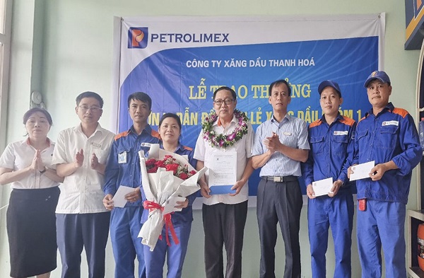 Biểu dương, khen thưởng Petrolimex-Cửa hàng 26, 15, 123 đơn vị dẫn đầu thi đua khối CHXD tháng 6/2022.