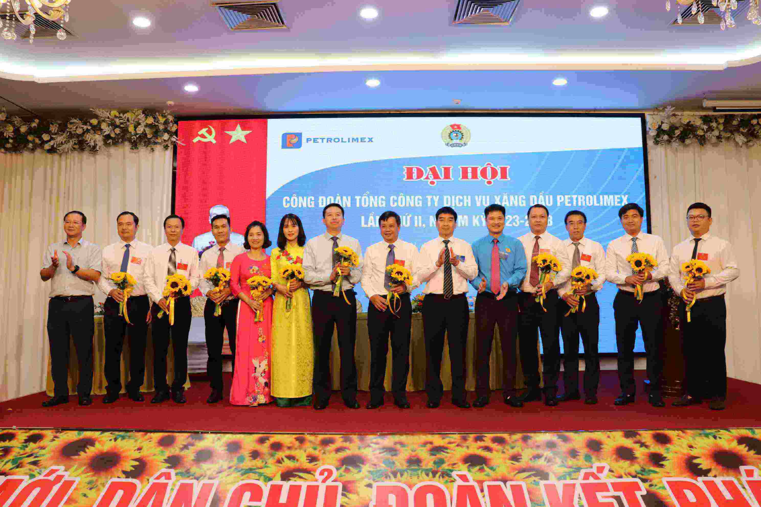 Công đoàn Tổng công ty Dịch vụ Xăng dầu Petrolimex tổ chức thành công đại hội lần thứ II, nhiệm kỳ 2023-2028 - Đại hội “đổi mới, dân chủ, đoàn kết, phát triển”