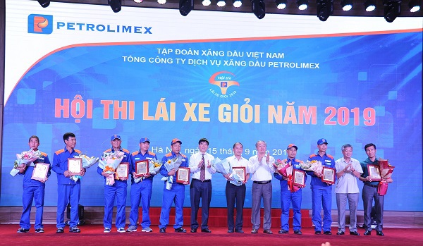 Tổng công ty Dịch vụ Xăng dầu Petrolimex tổ chức thành công Hội thi lái xe giỏi năm 2019