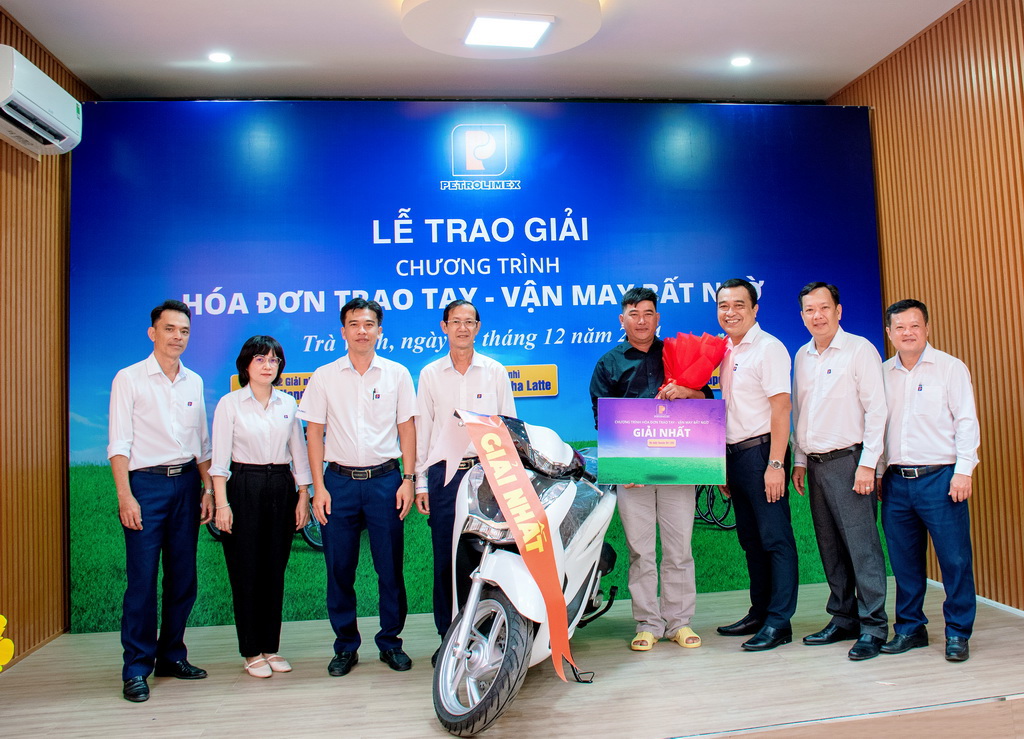 Petrolimex Trà Vinh trao thưởng “Hóa đơn trao tay – vận may bất ngờ”