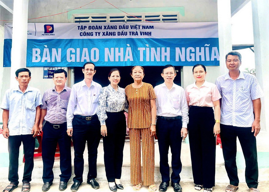 Petrolimex Trà Vinh tặng nhà tình nghĩa cho gia đình chính sách tại xã Hưng Mỹ tỉnh Vĩnh Long