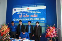 lễ gắn biển " Cửa hàng Thanh niên làm theo lời Bác"