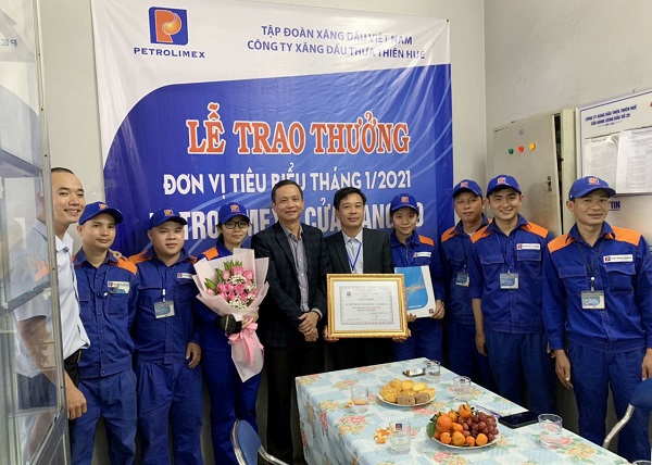 Vinh danh CHXD số 29 dẫn đầu thi đua chào Xuân Tân Sửu