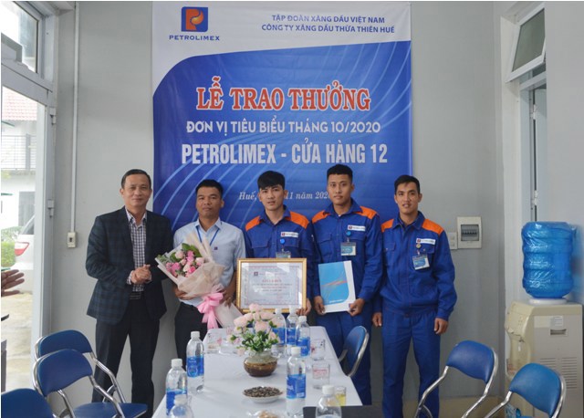 Vinh danh Petrolimex – Cửa hàng 12 dẫn đầu thi đua tháng 10/2020
