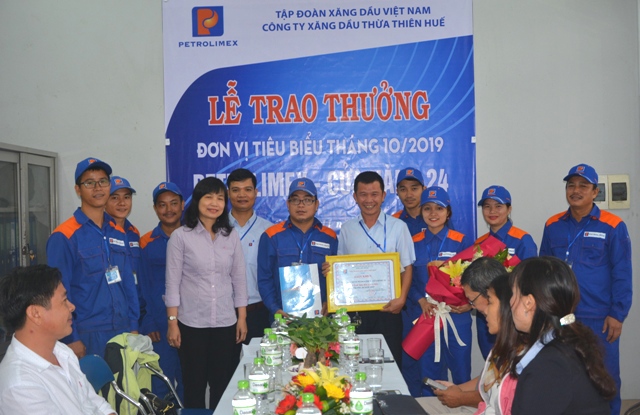 Vinh danh Petrolimex – Cửa hàng 24 dẫn đầu thi đua tháng 10/2019