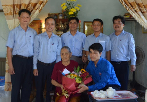 Khởi công nhà tình nghĩa tặng Mẹ Việt Nam Anh hùng Nguyễn Thị Hôi