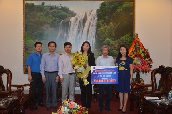200 triệu đồng hỗ trợ nhân dân Thừa Thiên Huế khắc phục thiệt hại do lũ lụt