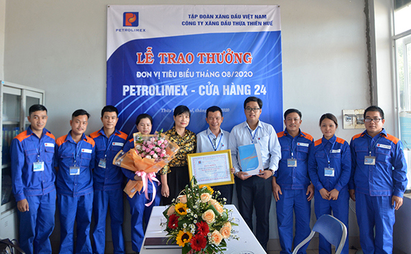 Vinh danh Petrolimex – Cửa hàng 24, Đơn vị dẫn đầu thi đua tháng 8/2020