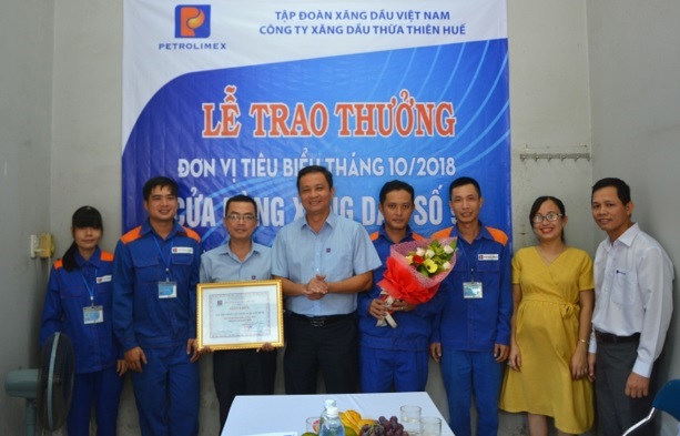 Vinh danh CHXD số 9 tiêu biểu thi đua tháng 10/2018