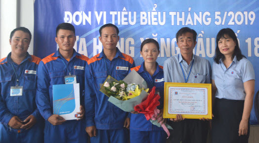 Vinh danh Cửa hàng Xăng dầu Số 18 - Đơn vị tiêu biểu xuất sắc Tháng 5/2019