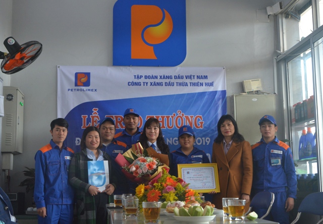 Vinh danh Petrolimex – Cửa hàng 20 dẫn đầu thi đua tháng 11/2019.