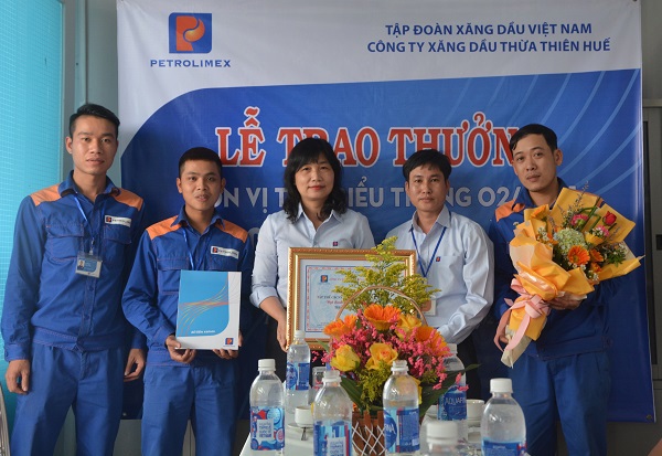 Vinh danh Petrolimex – Cửa hàng 22 nỗ lực dẫn đầu thi đua tháng 02/2021