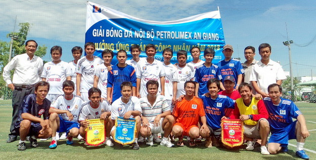 Petrolimex An Giang tổ chức giải bóng đá Mini hưởng ứng tháng công nhân năm 2013
