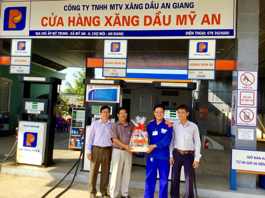 Lãnh đạo Petrolimex An Giang thăm, chúc Tết CBCNV-NLĐ các CHXD