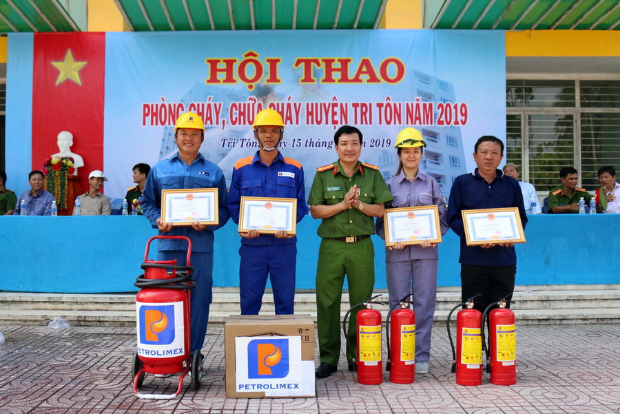 Tham dự Hội thao PCCC trên địa bàn huyện Tri Tôn