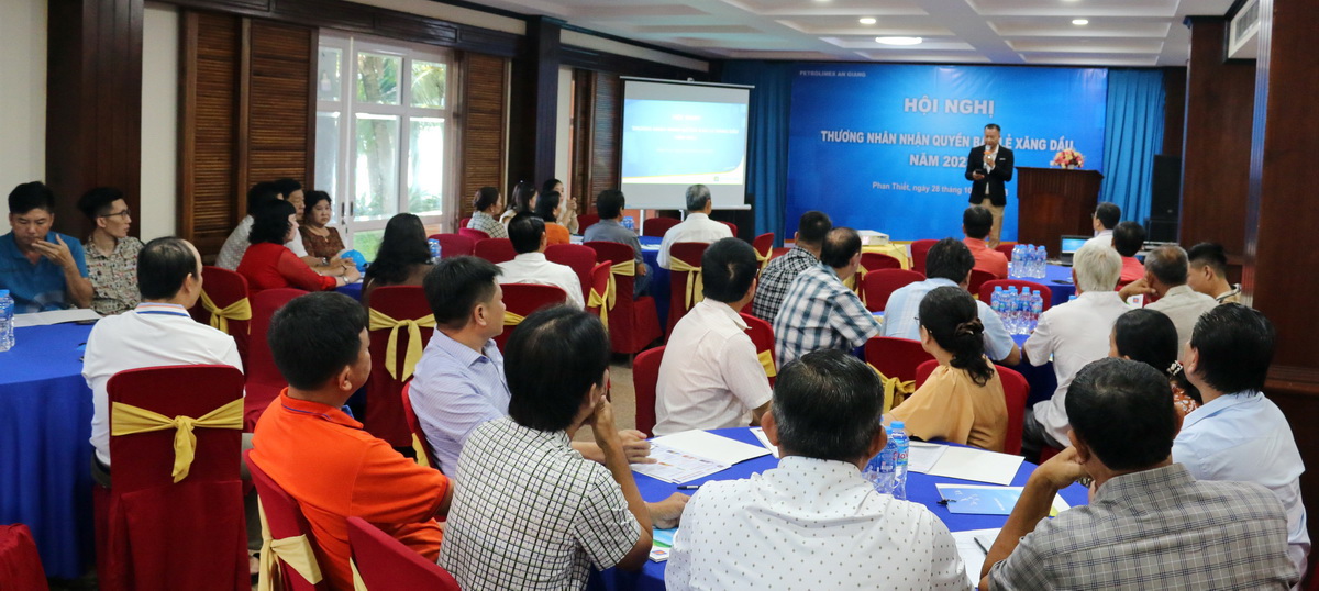 Hội nghị Thương nhân nhận quyền bán lẻ xăng dầu năm 2023