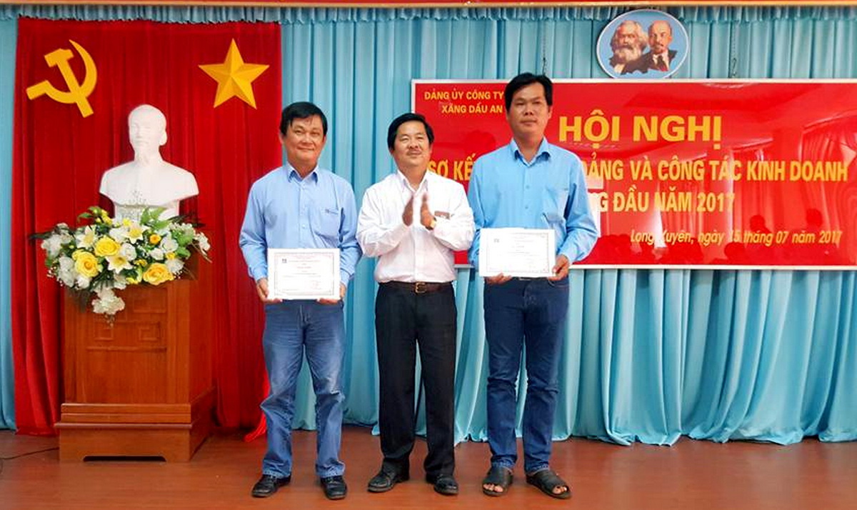 Tập trung, quyết liệt triển khai các giải pháp thực hiện tốt nhiệm vụ SXKD và công tác Đảng 6 tháng cuối năm 2017