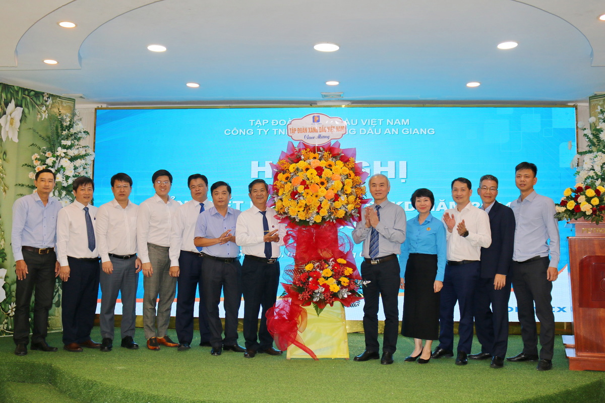 Tăng tốc, bức phá, hướng đến mục tiêu 40% thị phần và duy trì tóp đầu nộp ngân sách vào năm 2025.
