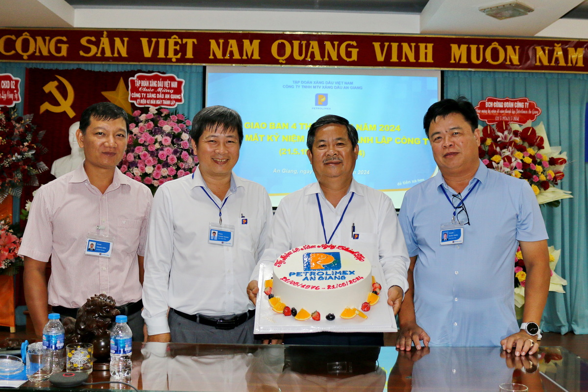 Hội nghị giao Ban 4 tháng đầu năm 2024 và họp mặt kỷ niệm 48 năm thành lập Công ty