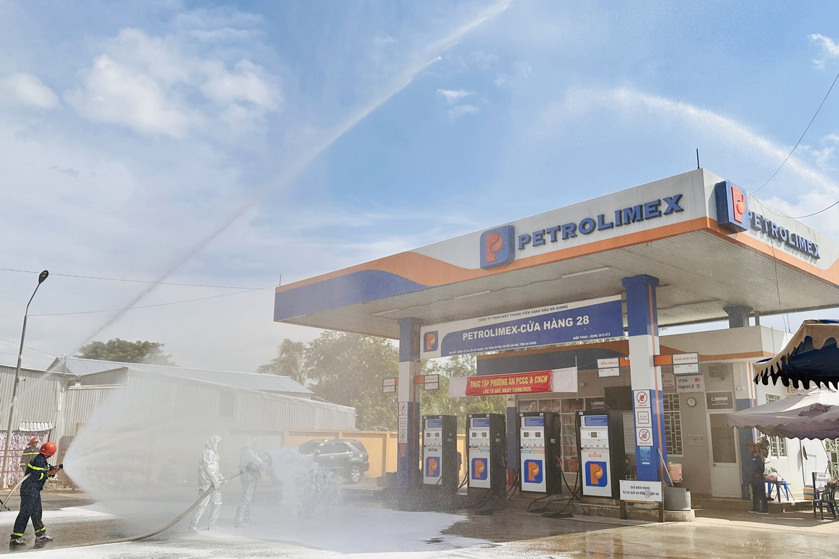 Thực tập phương án chữa cháy tại Petrolimex-Cửa hàng 28