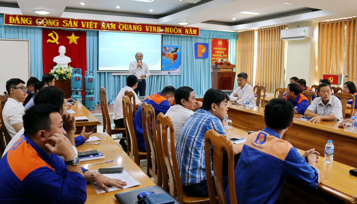 Tập huấn kỹ thuật an toàn trong kinh doanh LPG