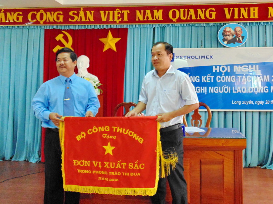 Tổng kết công tác năm 2015 và Hội nghị người lao động 2016