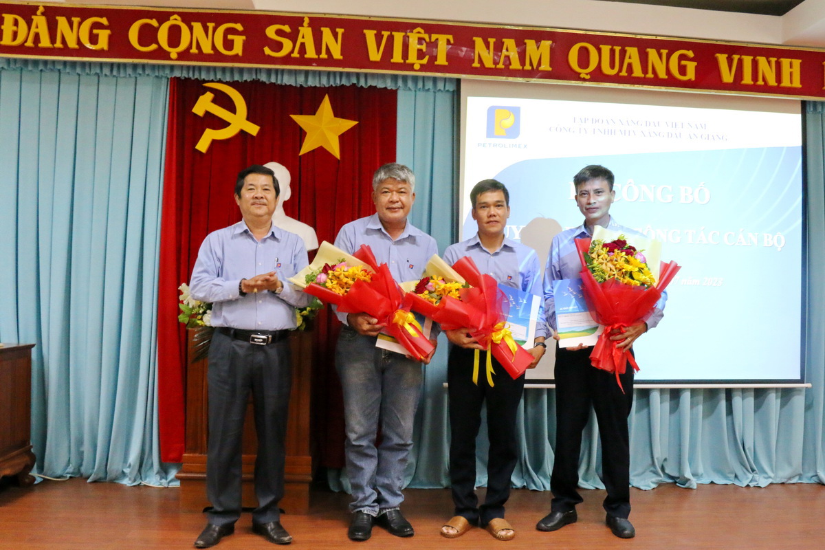 Lễ công bố quyết định bổ nhiệm, điều động Cán bộ